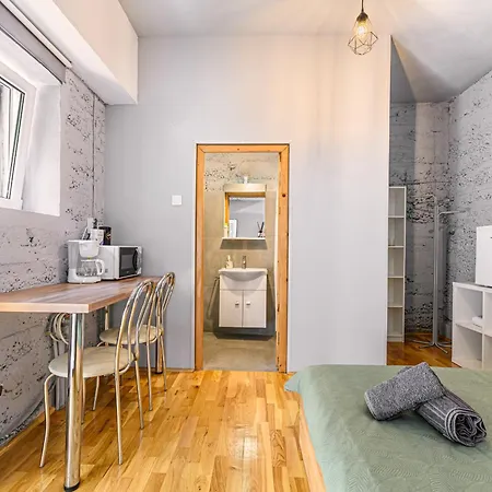 Charming With Garden & Parking Apartamento *