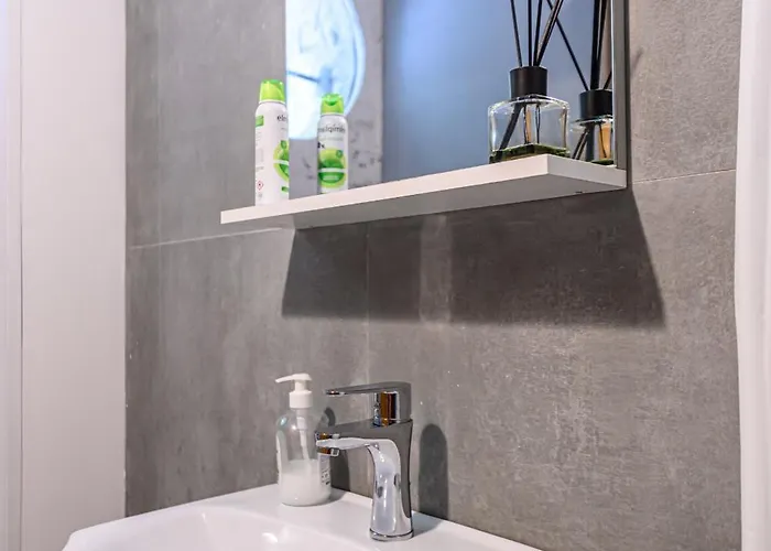 Charming With Garden & Parking Lägenhet Braşov