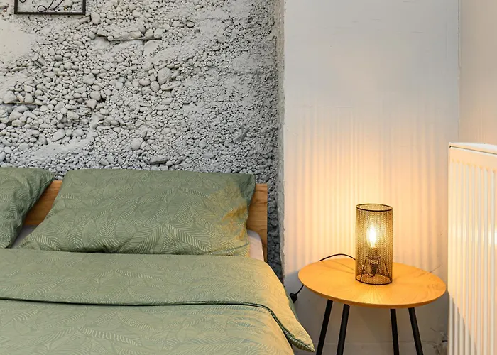 Charming With Garden & Parking